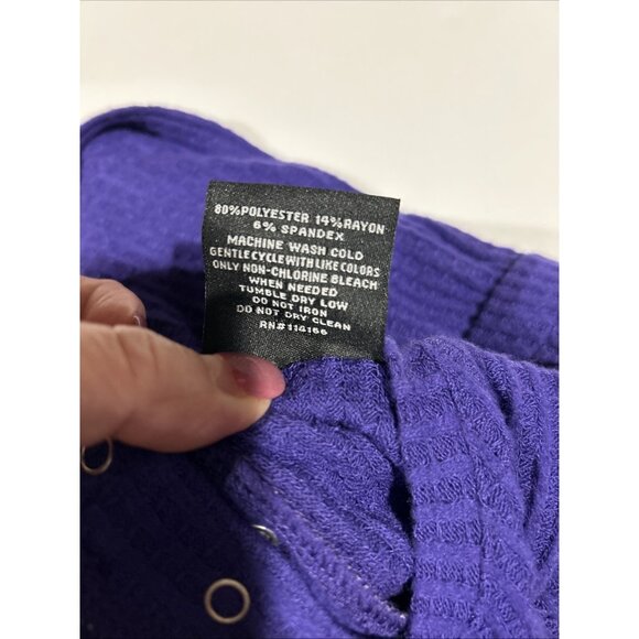 NEW Washington Huskies Colosseum Athletics Waffle Weave Girls Romper 6-12 Mos. - Picture 10 of 11